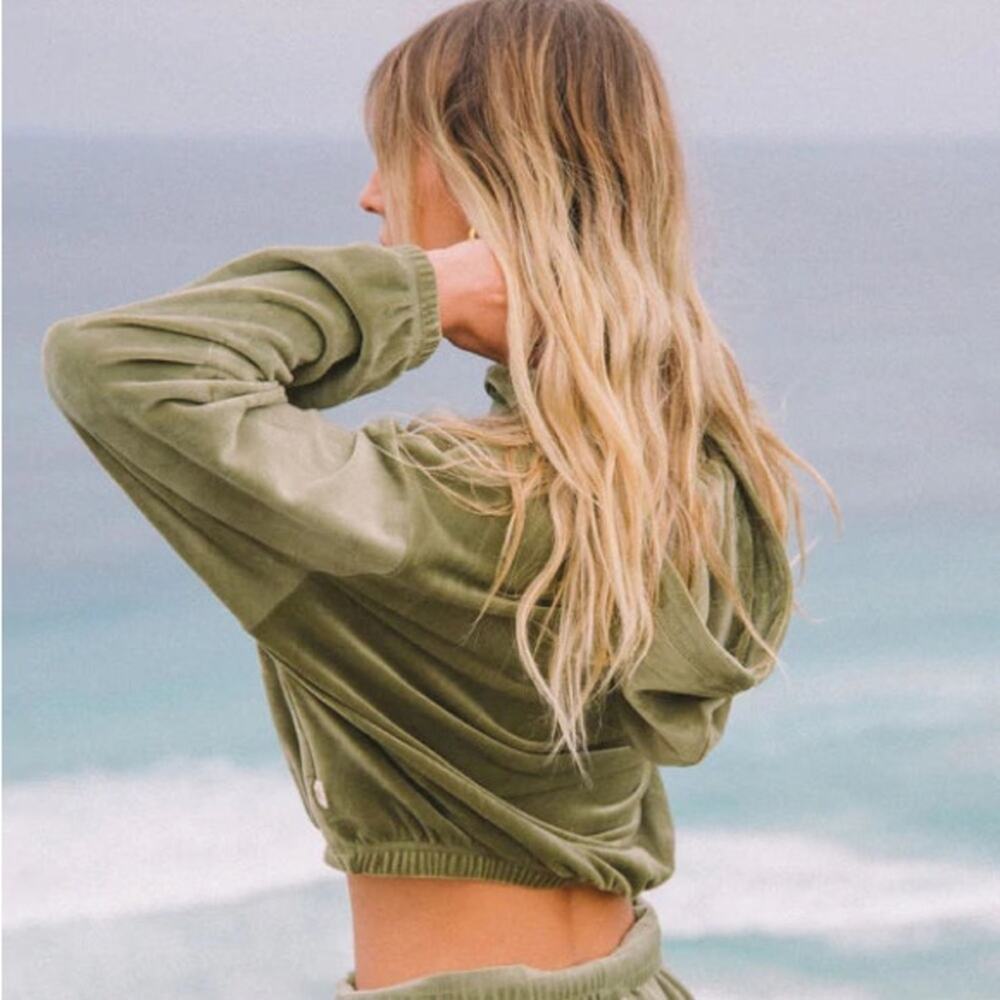 NWT Free People Araminta James Velour Crop Hoodie Khaki Green Size Small - Picture 5 of 12